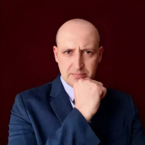 Дмитрий Савенков — юрист по расторжению контрактов, компания Протектор